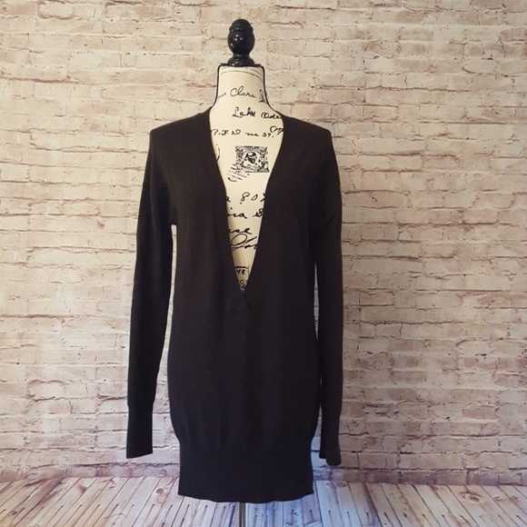 Vince Sweaters - Vince Deep V Cashmere Tunic Sweater Sz M EUC